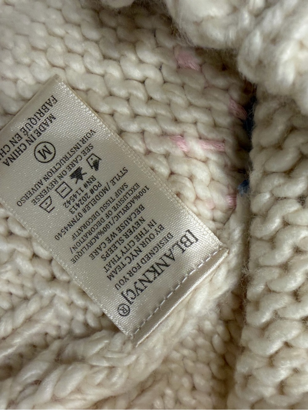 NWT Blank NYC Women’s Cream Chunky Knit Floral Appliqué V-Neck Cardigan M - Picture 9 of 9